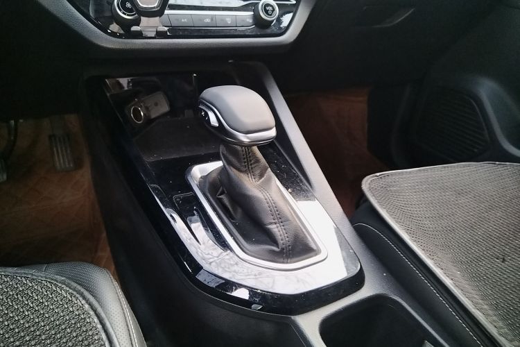 福特 福睿斯 2021款 1.5L 自动钻石版局部细节18