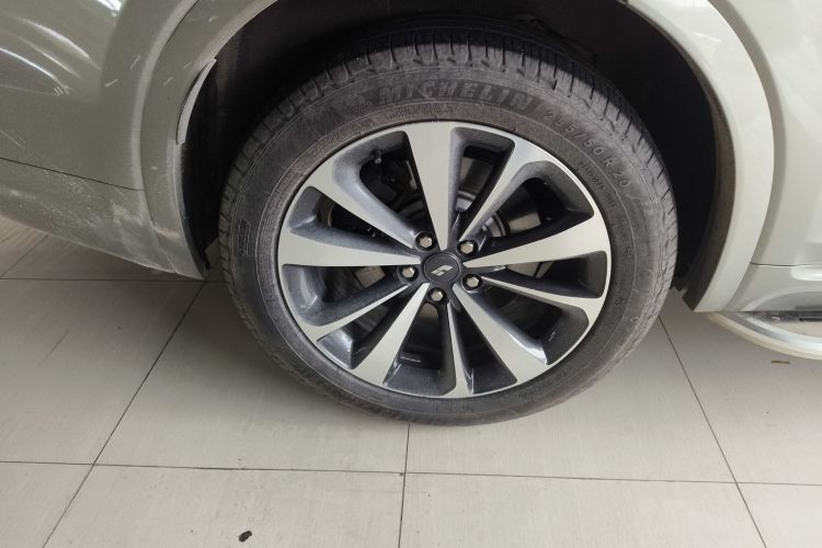 理想汽车 理想ONE 2020款 增程6座版车身外观6002