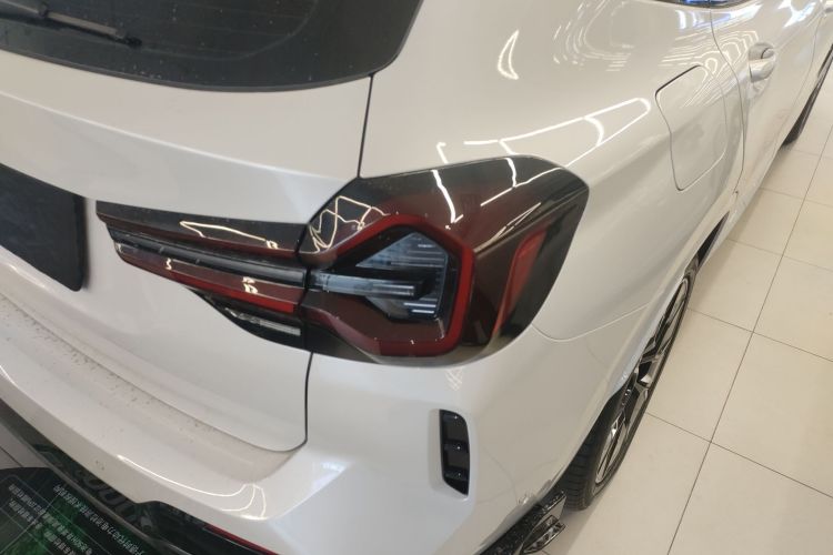 宝马iX3 2024款 创领型车身外观9