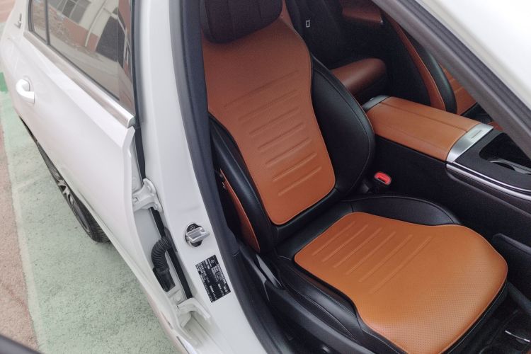 奔驰C级 2022款 改款 C 260 L 运动版局部细节41