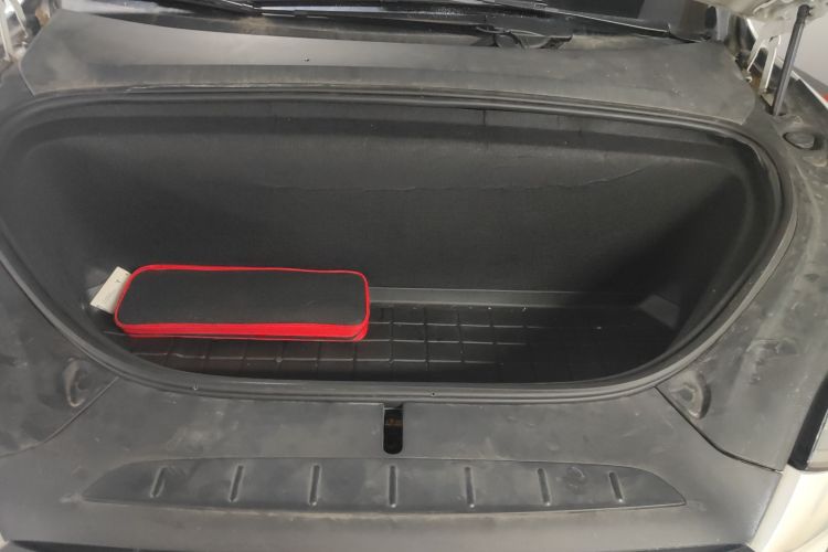 特斯拉 Model X 2019款 Performance 高性能版局部细节24