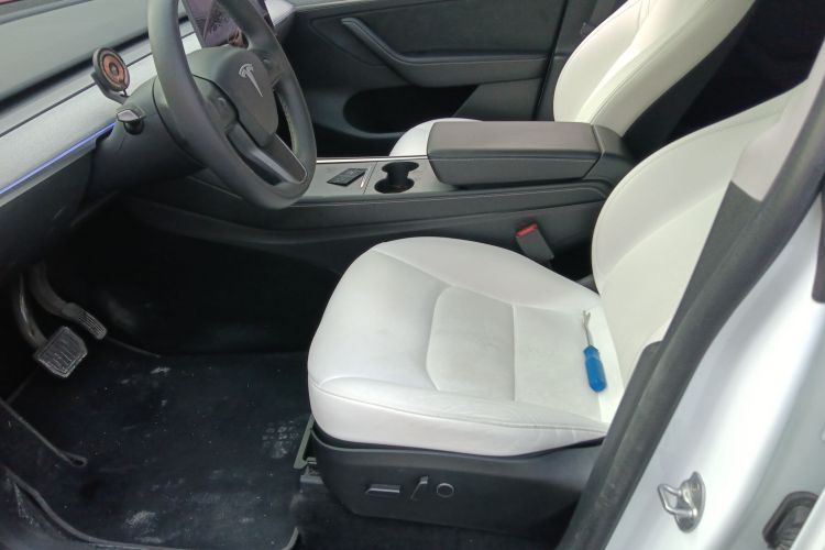 特斯拉 Model Y 2023款 长续航全轮驱动版局部细节19