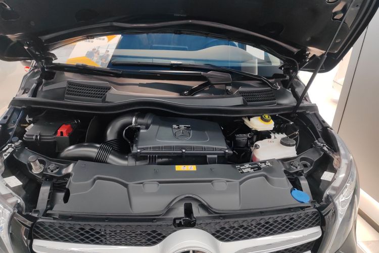 奔驰V级 2022款 V 260 尊贵版局部细节24