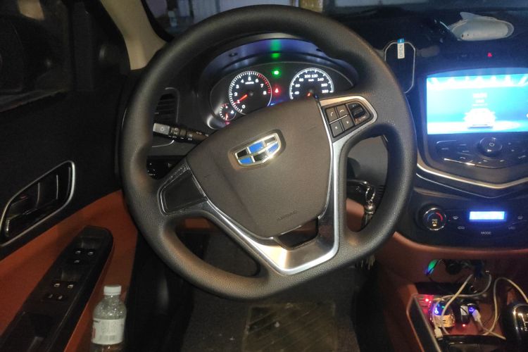 吉利汽车 金刚 2016款 1.5L 手动精英型中控内饰13