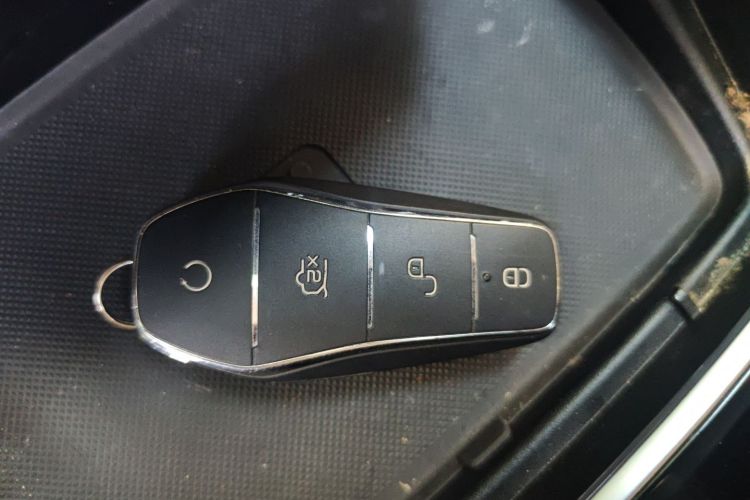 比亚迪 宋MAX新能源 2022款 DM-i 105KM 行政版中控内饰7001