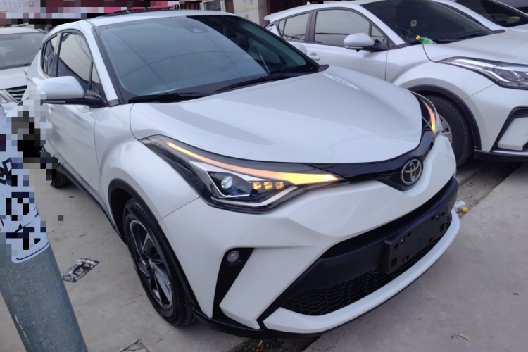 丰田C-HR 2021款 2.0L 豪华版车身外观3