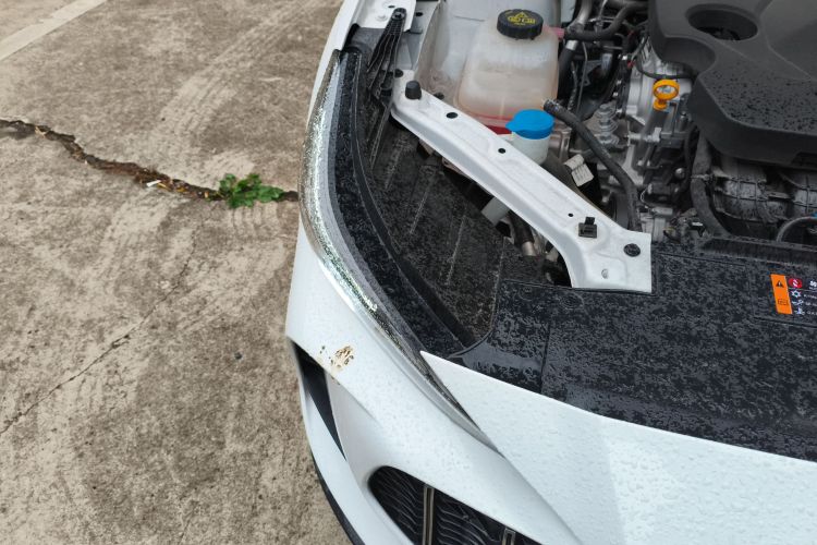 名爵 MG5 2025款 180DVVT 全球豪华版车身外观8