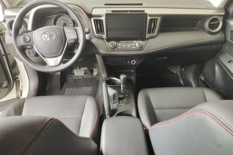 丰田 RAV4荣放 2019款 2.0L CVT两驱先锋版 国V中控内饰12