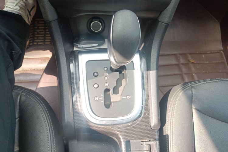 雪铁龙C4L 2015款 1.2T 自动尊贵版局部细节18