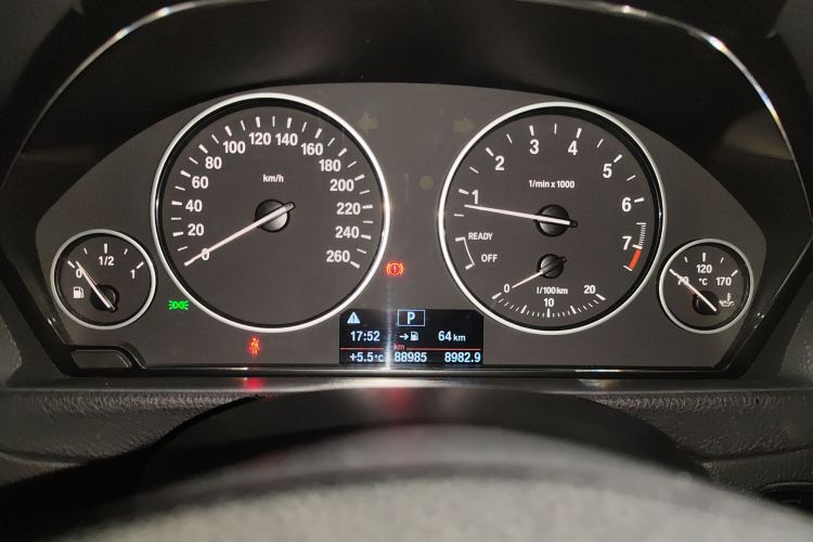 宝马3系 2016款 320Li 时尚型中控内饰14