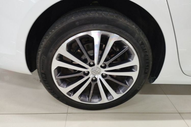 别克 君威 2017款 28T 尊贵型车身外观6005