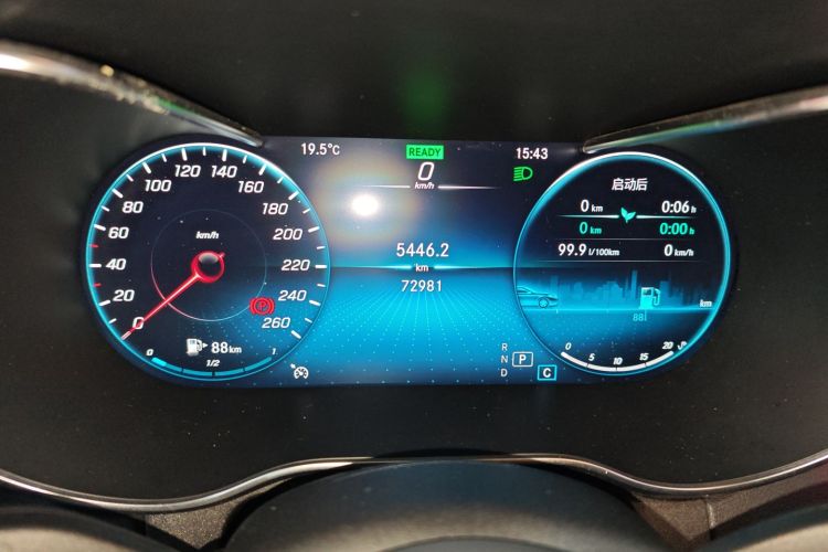 奔驰C级 2021款 C 260 L 运动版中控内饰14