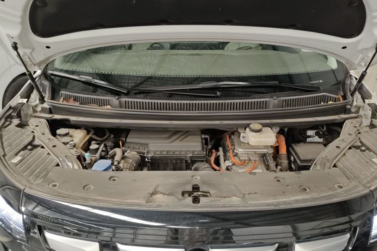 腾势D9 2022款 DM-i 1040 尊贵型机舱底盘24