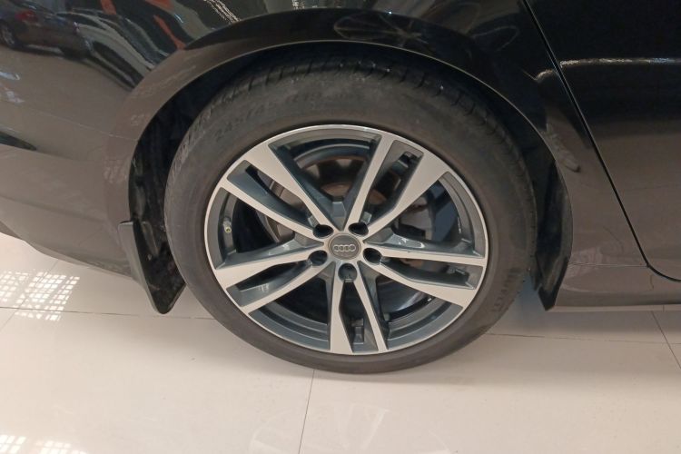 奥迪A6L 2019款 40 TFSI 豪华动感型车身外观6008