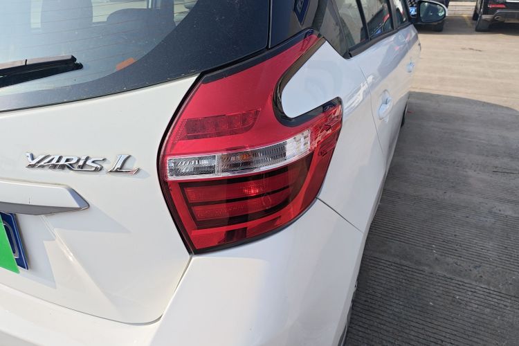 丰田 YARiS L 致炫 2016款 改款 1.5E CVT魅动版车身外观9