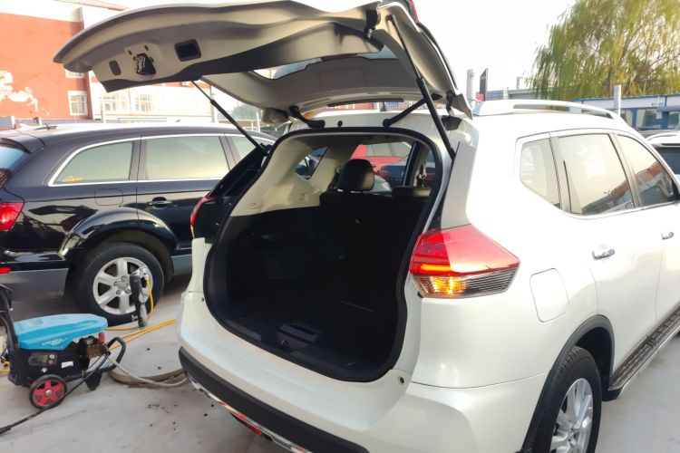 日产 奇骏 2021款 2.0L CVT 2WD XL Premium智联尊享版机舱底盘23