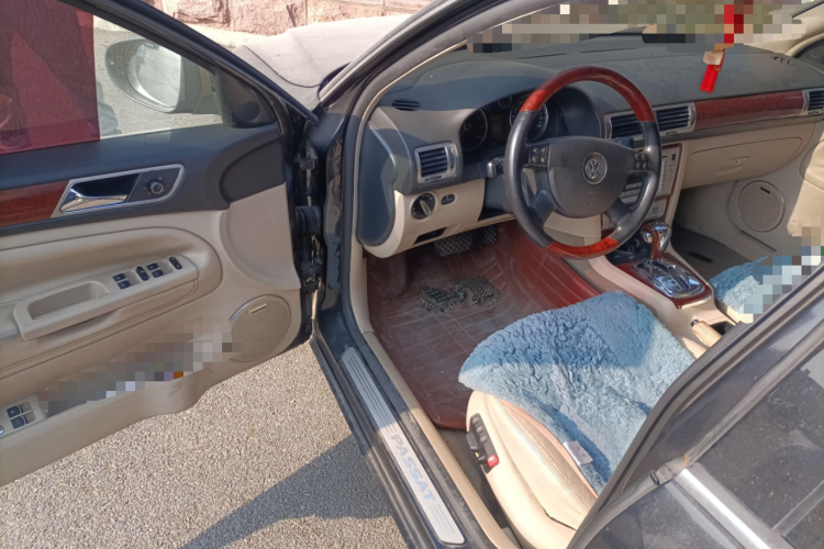 大众 Passat领驭 2009款 2.8L V6 自动至尊型中控内饰20