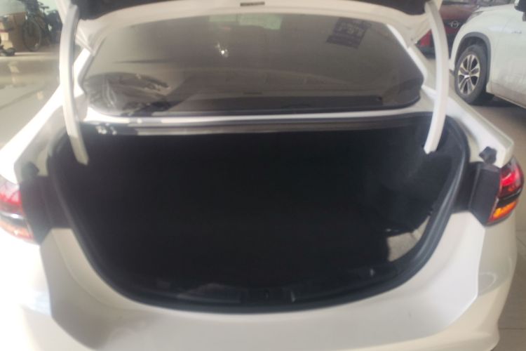 福特 蒙迪欧 2017款 EcoBoost 180 时尚型机舱底盘23