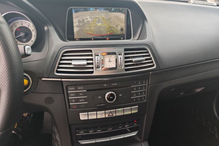 奔驰E级(进口) 2014款 E 200 轿跑版中控内饰16