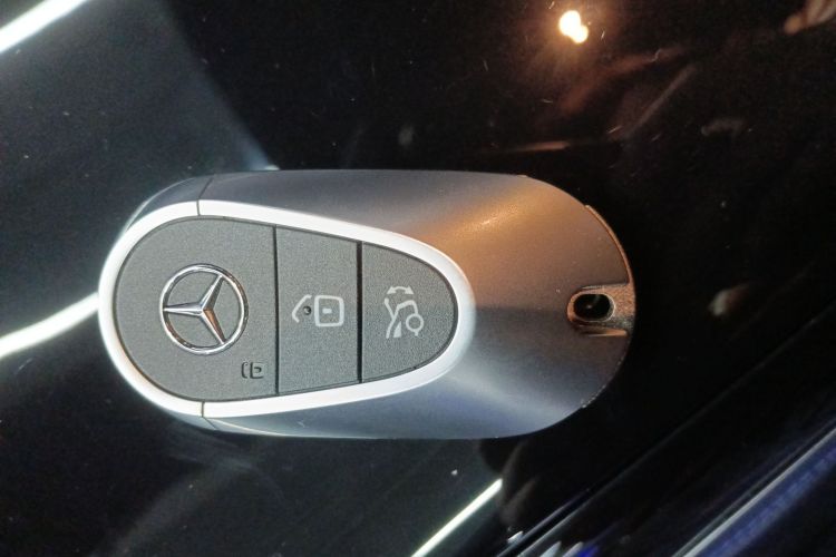 奔驰C级 2023款 改款二 C 260 L 皓夜运动版中控内饰11