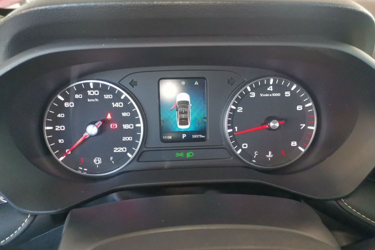 荣威i5 2021款 1.5L CVT铂金版中控内饰14