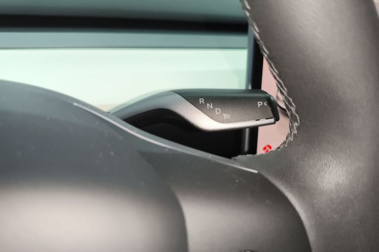 特斯拉 Model Y 2022款 改款 长续航全轮驱动版中控内饰18