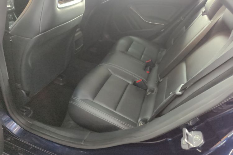 奔驰CLA 2019款 CLA 200 时尚型中控内饰7004