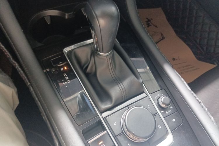 马自达3 昂克赛拉 2021款 2.0L 自动质睿版中控内饰18