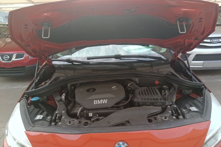 宝马2系旅行车 2016款 218i 运动设计套装机舱底盘24