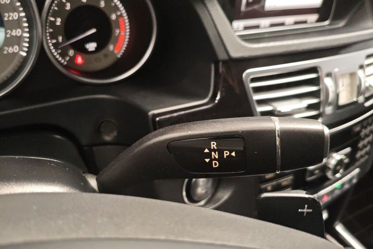 奔驰E级 2015款 E 260 L 运动豪华型局部细节18