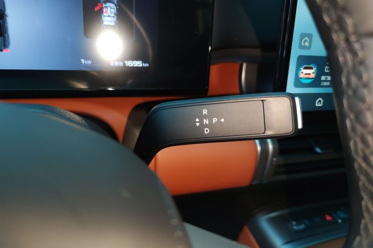 方程豹 钛7 2025款 200KM两驱Max版中控内饰18