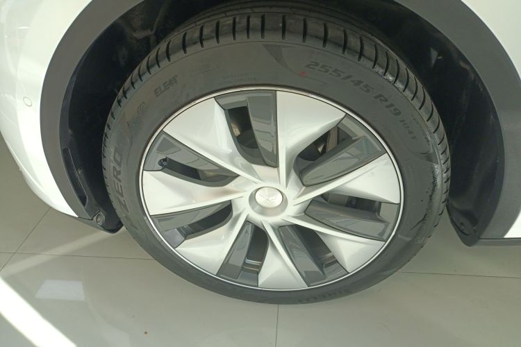 特斯拉 Model Y 2022款 改款 后轮驱动版车身外观6007