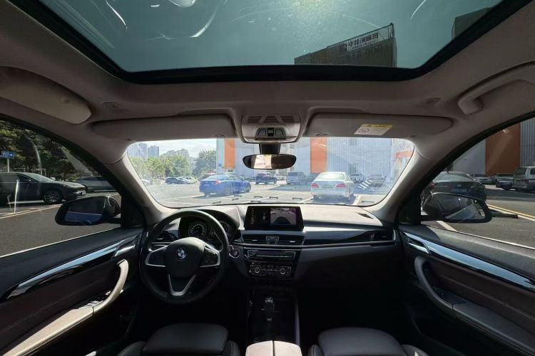 宝马X1新能源 2020款 xDrive30Le 尊享型中控内饰12