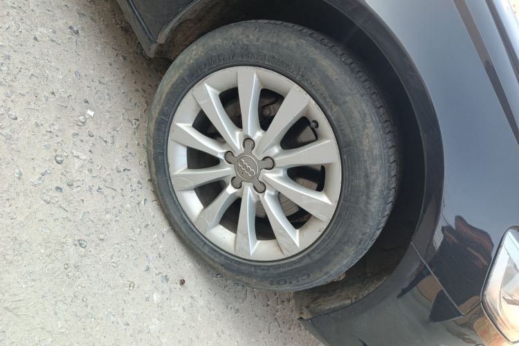 奥迪A6L 2012款 30 FSI 舒适型车身外观6007