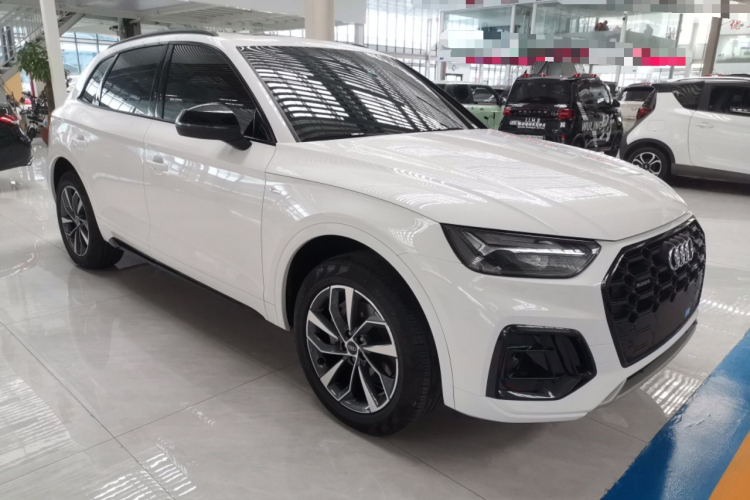 奥迪Q5L 2023款 40T 时尚动感型车身外观3