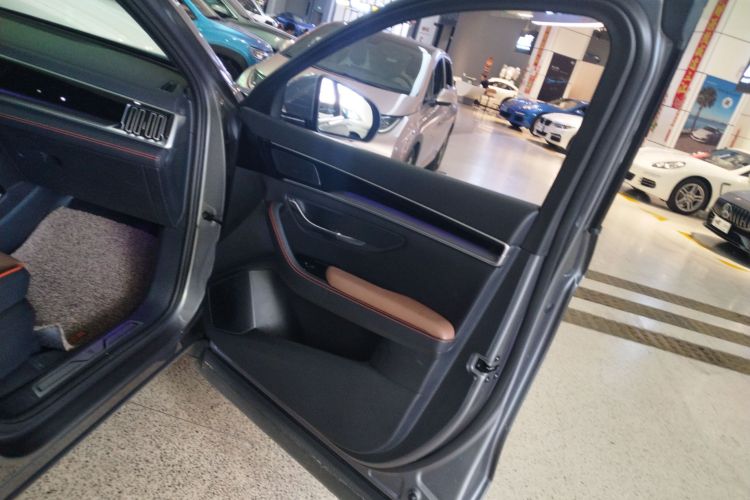 比亚迪 宋PLUS新能源 2021款 DM-i 100KM 四驱旗舰PLUS中控内饰7005