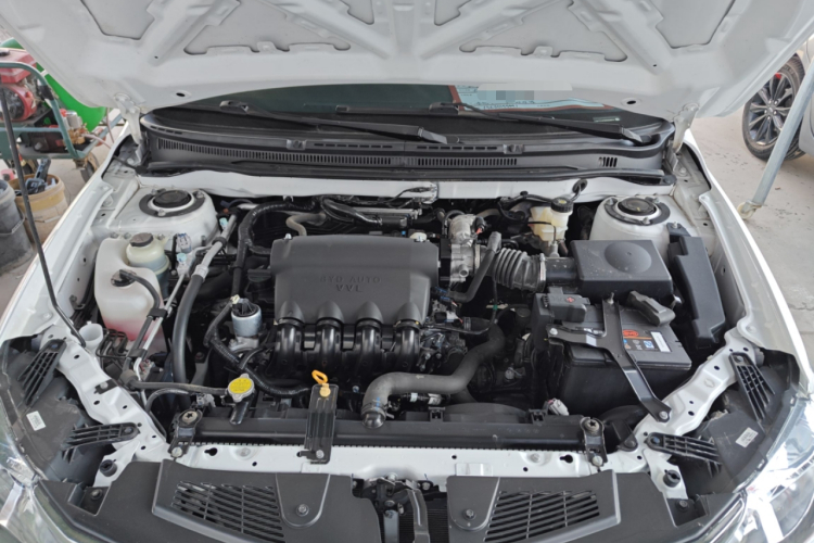 比亚迪F3 2020款 1.5L 手动超值版机舱底盘24