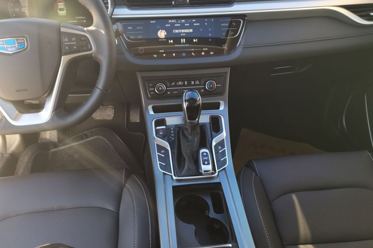 吉利汽车 帝豪 2018款 1.5L CVT向上互联版中控内饰18