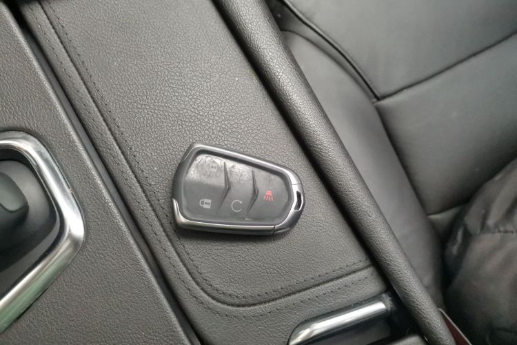 凯迪拉克XT5 2018款 25T 豪华型中控内饰11