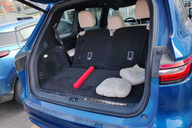 理想汽车 理想ONE 2020款 增程7座版机舱底盘23