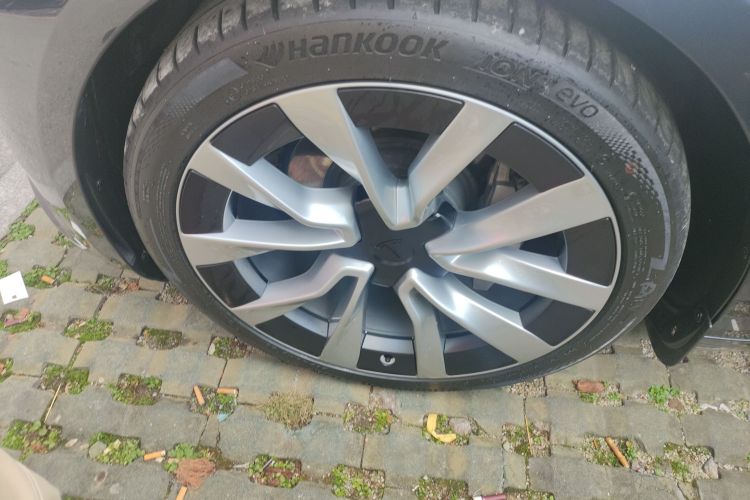 特斯拉 Model 3 2023款 长续航全轮驱动版车身外观6007