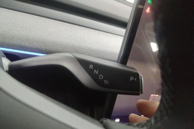 特斯拉 Model Y 2024款 后轮驱动版中控内饰18