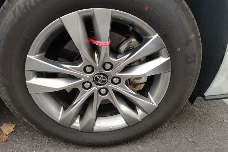 丰田 赛那SIENNA 2024款 2.5L混动 四驱尊贵版车身外观10