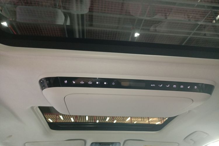 别克GL8新能源 2024款  陆尊 奢享版 7座中控内饰22