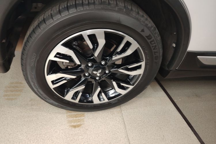 三菱 欧蓝德 2019款 2.4L 四驱致享版 5座 国VI车身外观6008