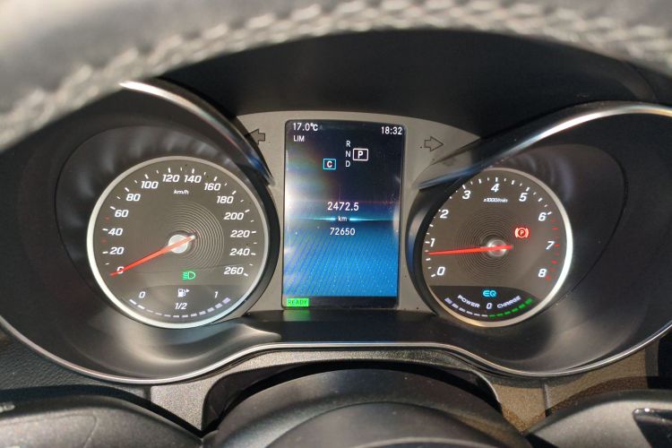 奔驰C级 2019款 C 260 运动版中控内饰14