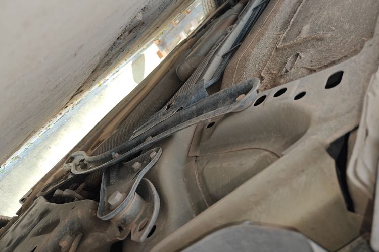 福特 福克斯 2017款 三厢 1.6L 手动风尚型智行版局部细节9001