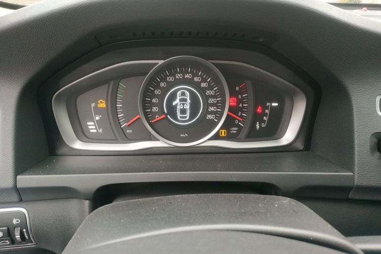 沃尔沃S60 2014款 S60L 2.0T 智远版中控内饰14