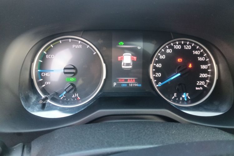 丰田 威兰达 2021款 双擎 2.5L E-CVT四驱豪华版局部细节14