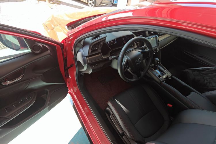 本田 思域 2021款 HATCHBACK 220TURBO CVT新锐控中控内饰7003